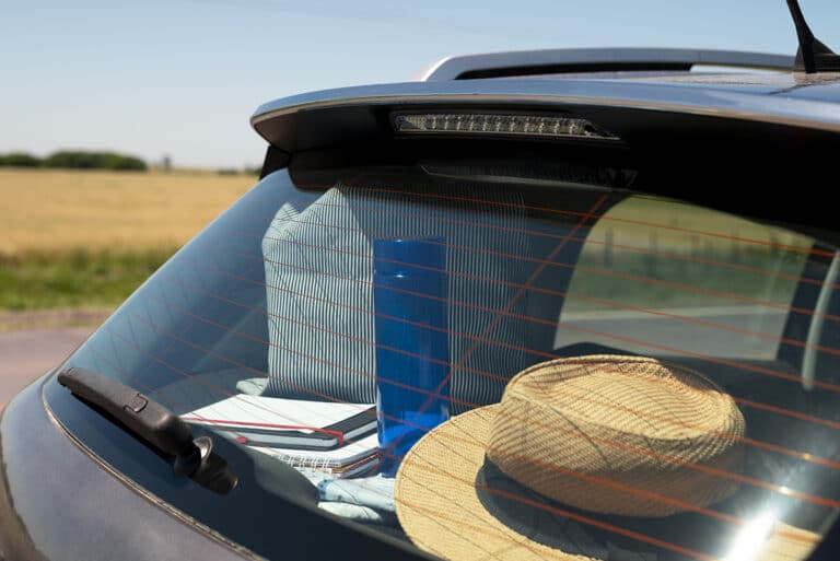 Départ en vacances : la checklist voiture indispensable avant un long trajet