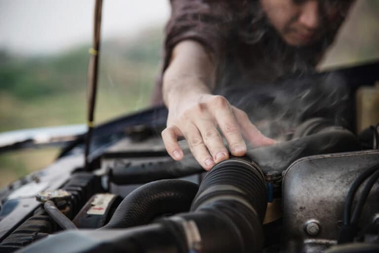 Moteur qui chauffe en été : comment éviter la surchauffe ?